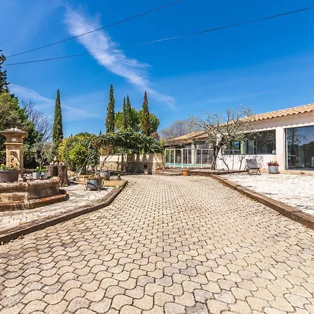 Guest house Jade En Provence 4*